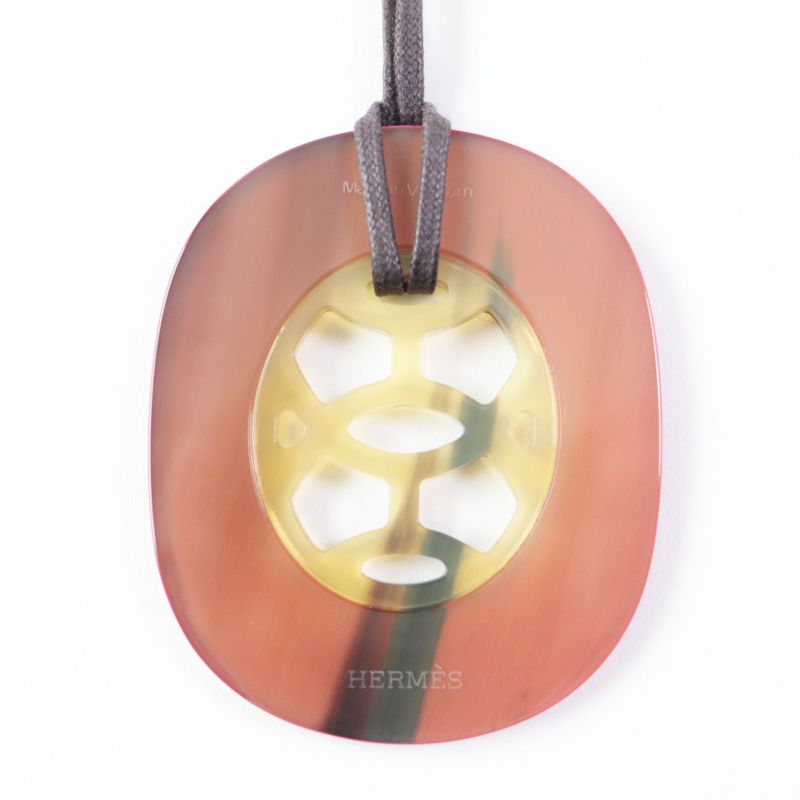 Hermes Lift GM Buffalo Horn Lacquer Leather Necklace/pendant Pink With Box And