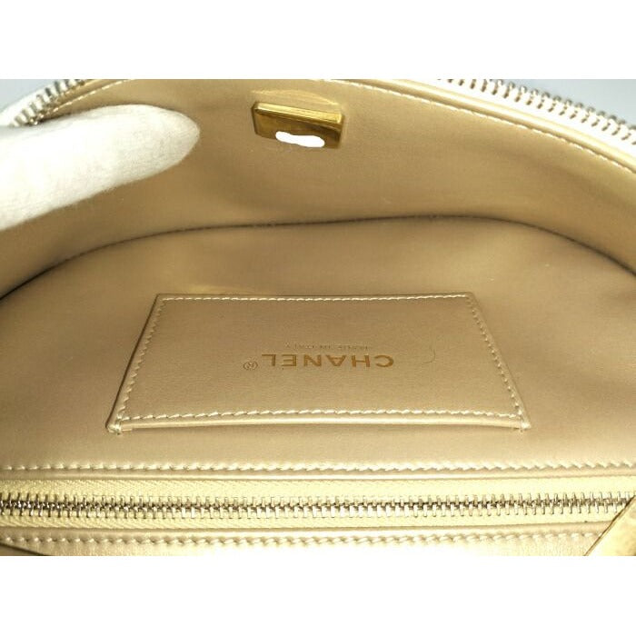 Chanel Body Bag Quilted Lambskin As4991 White — view 10