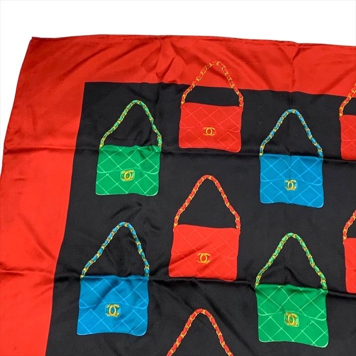 Chanel CC Logo Quilted Vintage Bag Pattern Large Scarf Silk 100% Red Black