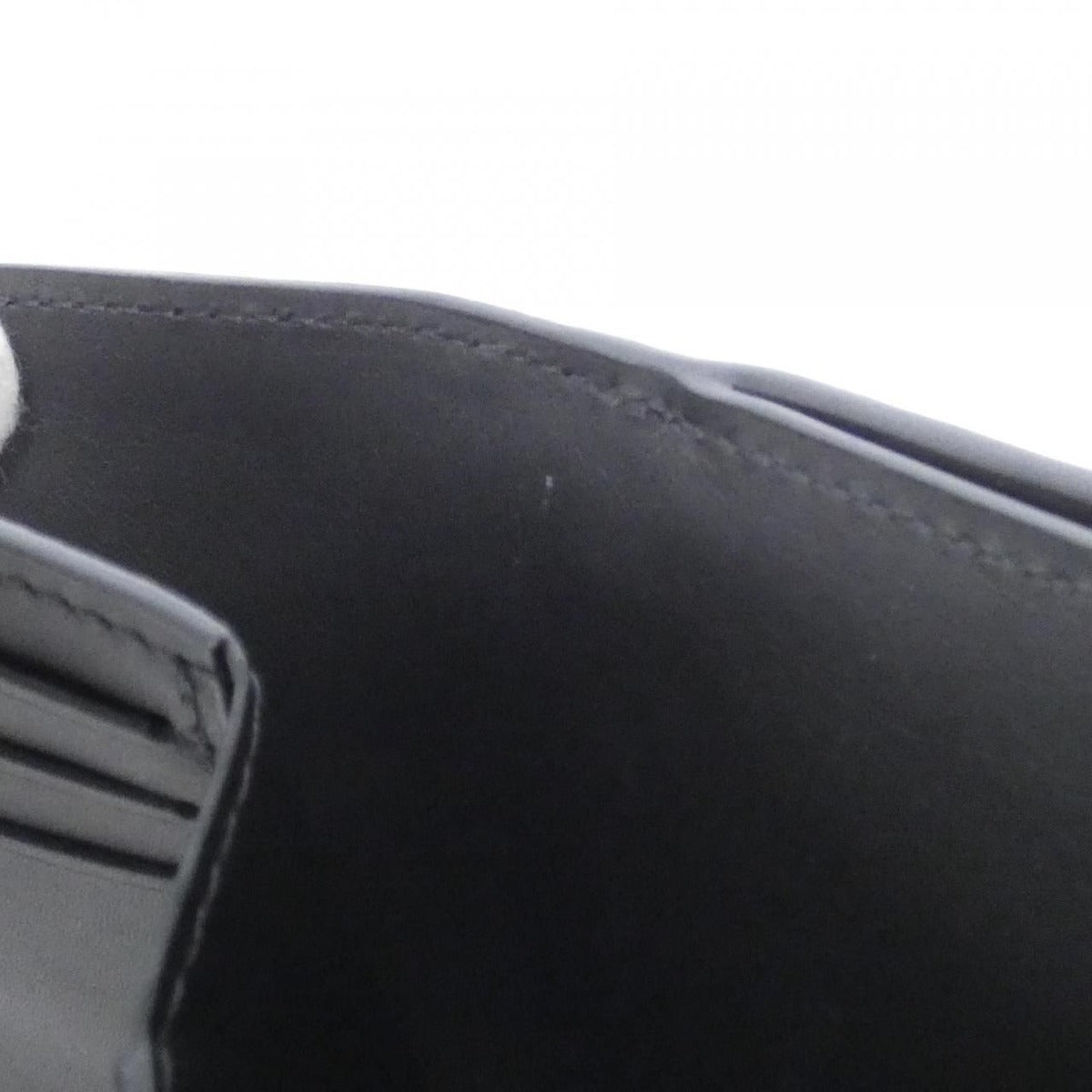 Louis Vuitton Taurillon Monogram Portefeuille Pilot Wallet — view 6