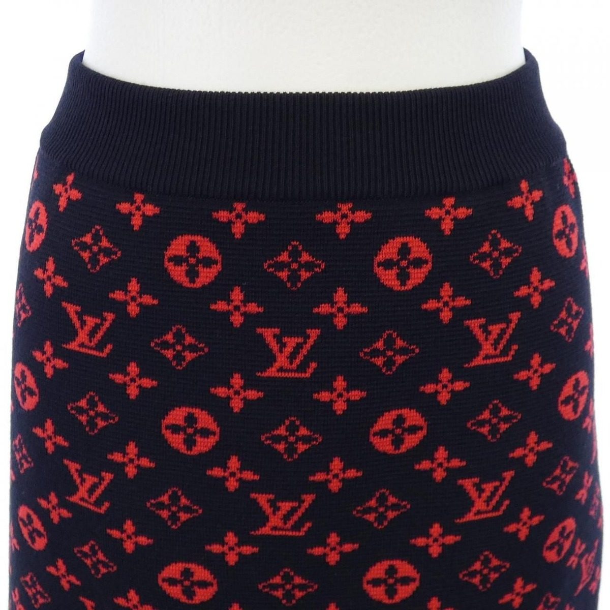 Louis Vuitton Monogram Wool Knit Aline Skirt Sweater — view 5