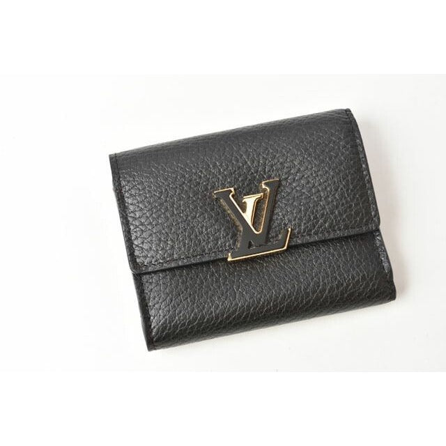 Louis Vuitton Wallet Portefeuille Capucines XS Taurillon Noir — view 2
