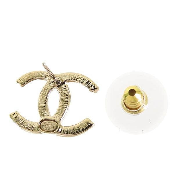 Chanel CC Logo Stud Earrings Gold Metal — view 4