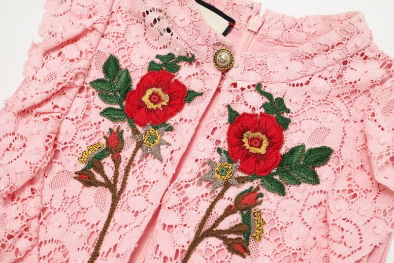 Gucci Dress Size 36 Sleeveless Tight Dress Lace Embroidered GG Pearl Buttons