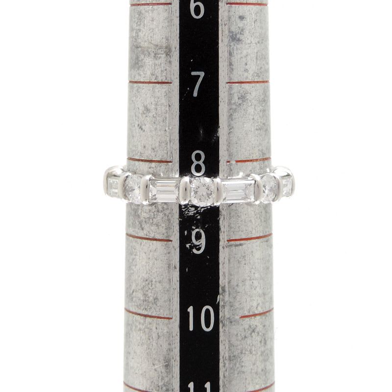 Harry Winston Round Emerald Cut Bar Set Ring
