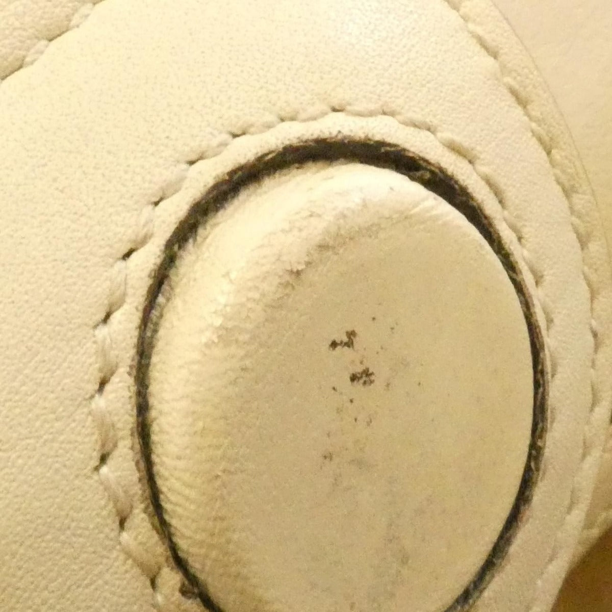 Gucci Dsvkg Bag Leather Gold — view 4
