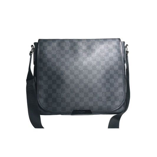 Louis Vuitton Damier Graphite Daniel MM Leather Shoulder