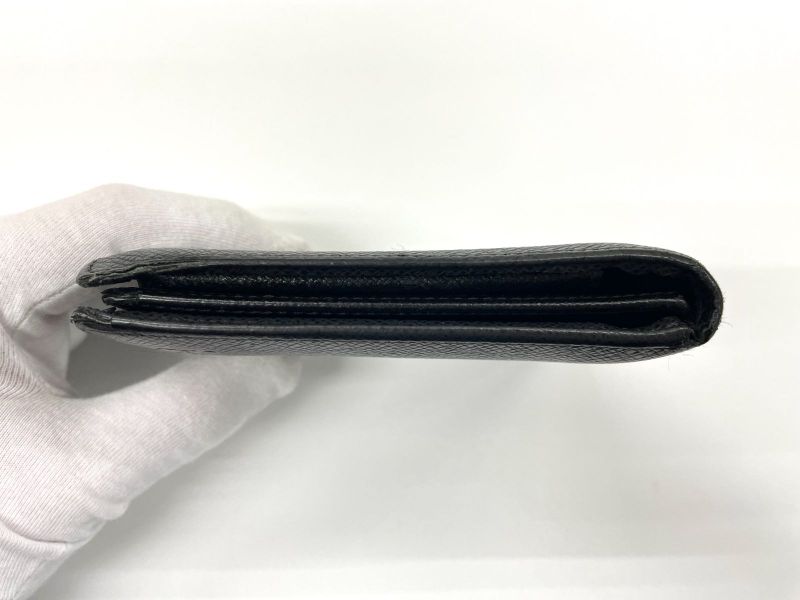 Louis Vuitton Taiga Portefeuille Florine Ardoise Compact Wallet Folded M31112