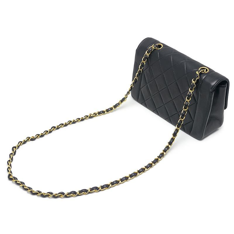 Chanel Matelasse Chain Shoulder Bag Diana Flap 22 Black