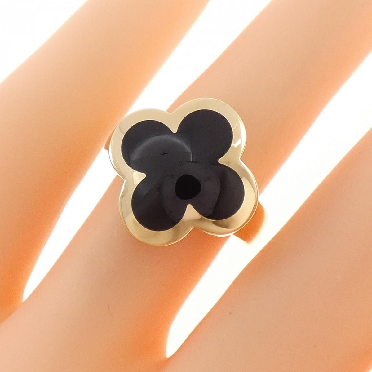 Van Cleef & Arpels Pure Alhambra Ring — view 6