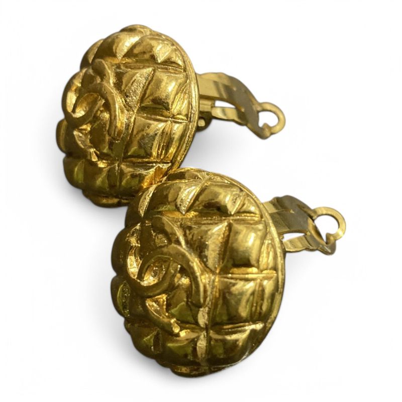 Chanel ⑤ 93P Matelasse Coco Mark Earrings Ladies Gold
