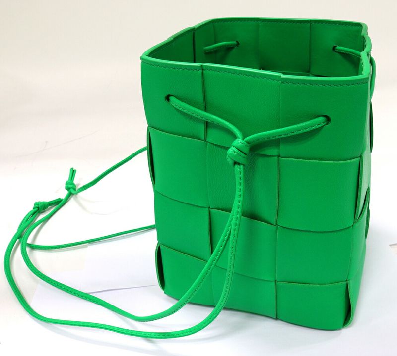 Bottega Veneta Shoulder Bag Intrecciato Small Cassette Crossbody Bucket Bag