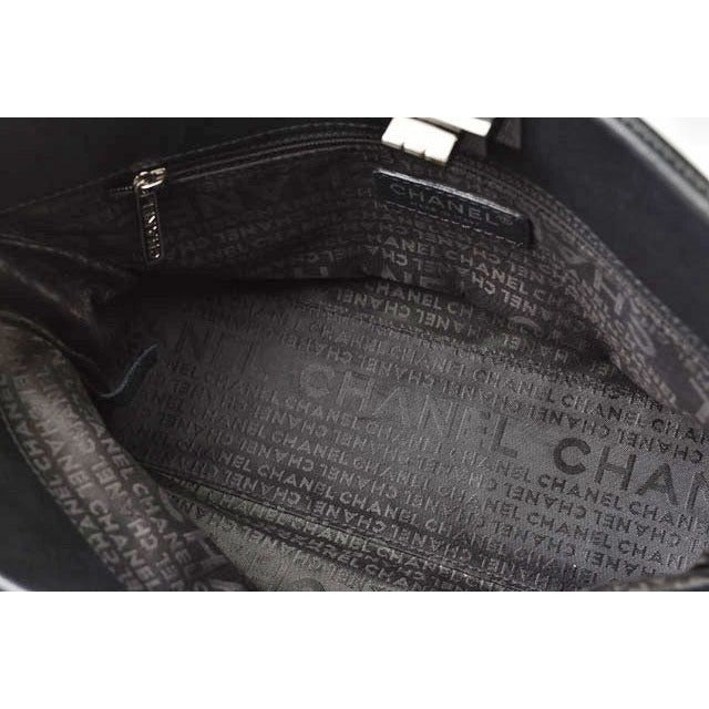 Chanel Tote Bag Chain Vintage Patent Leather Quilted Stitching Black — view 9