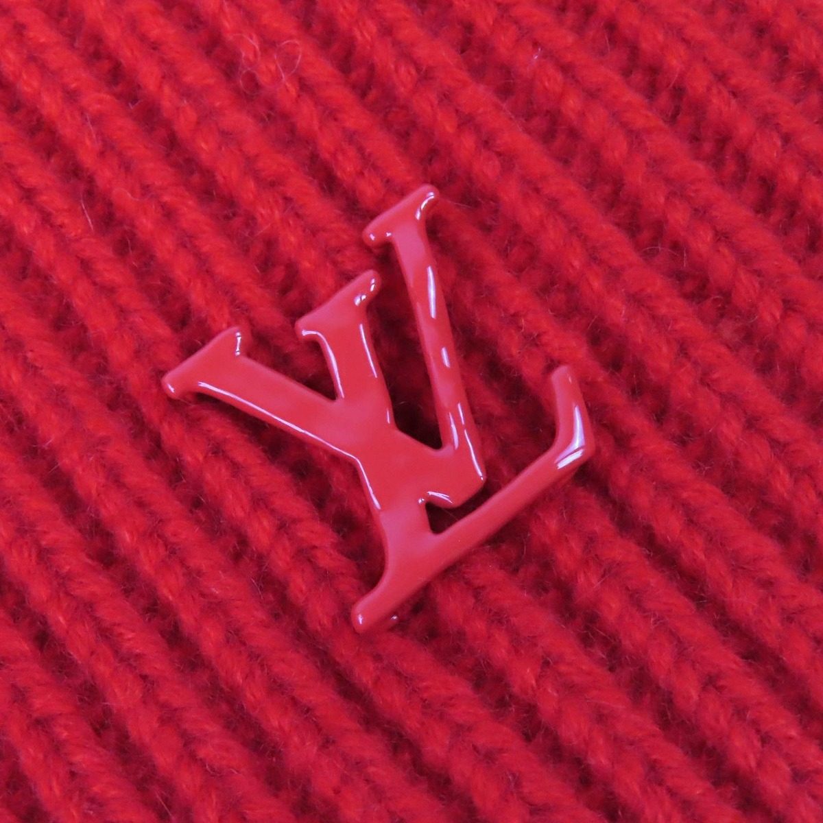 Louis Vuitton Bonnet LV Ahead Cashmere Logo Beanie Knit Cap Red Recommended — view 7