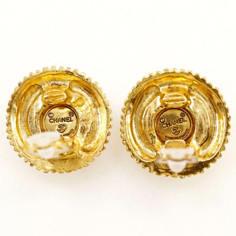 Chanel Vintage Gold Plated And Faux Pearl Ladies 29.8g Earrings