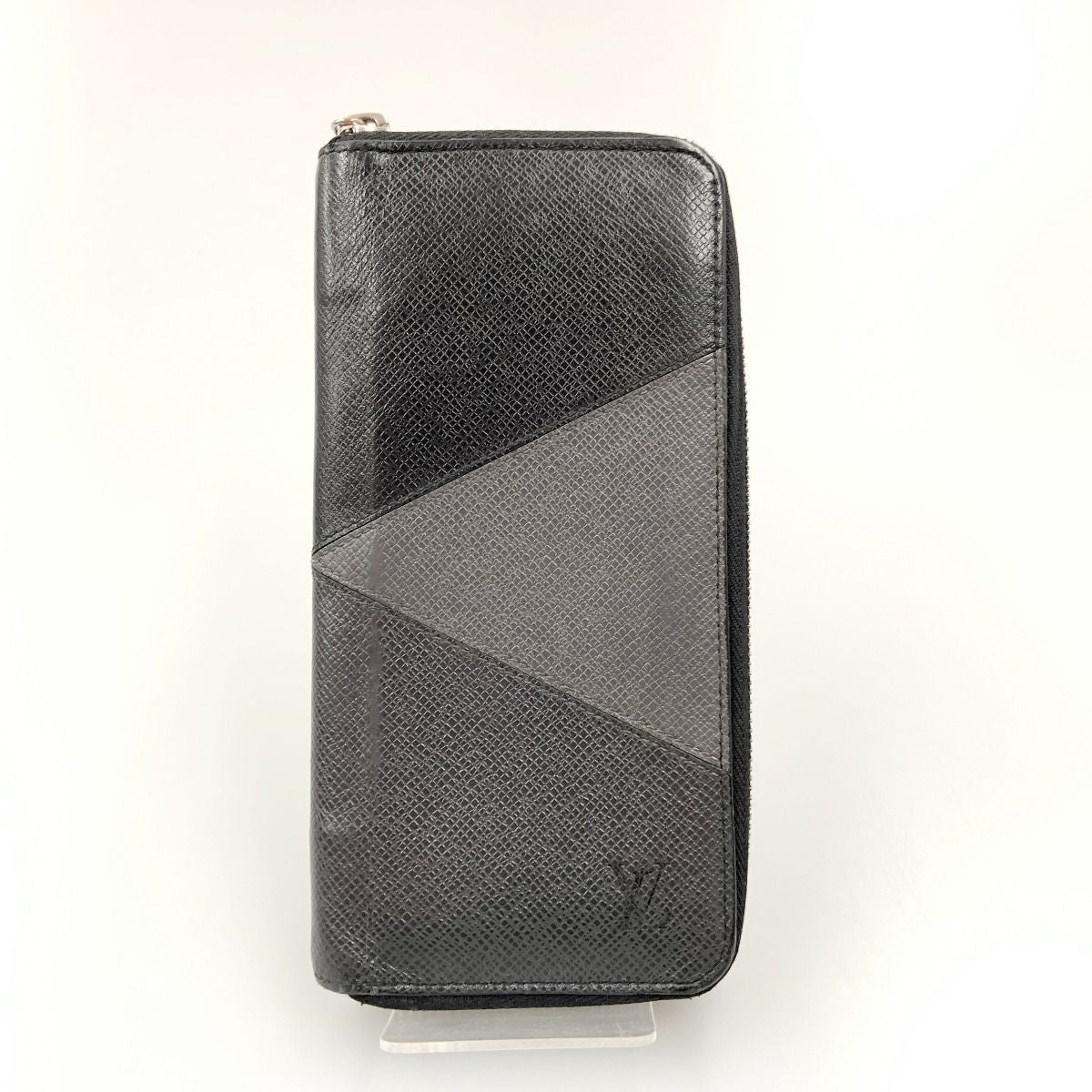 Louis Vuitton Taiga Zippy Wallet Vertical Round Zipper Long Wallet M30731