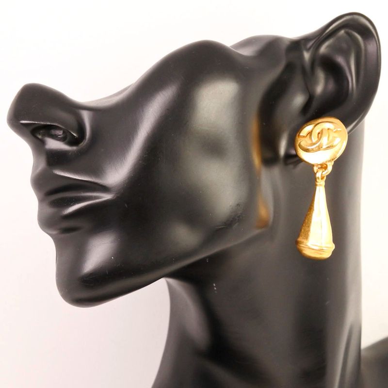 Chanel Swing/coco Mark Gold Plated 96P Ladies 29.8g Earring