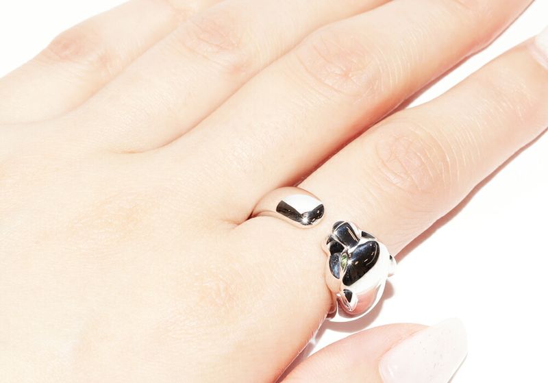 Cartier Ring 18K White Gold Tsavorite Garnet Onyx Panther De Cartier Ring Masai