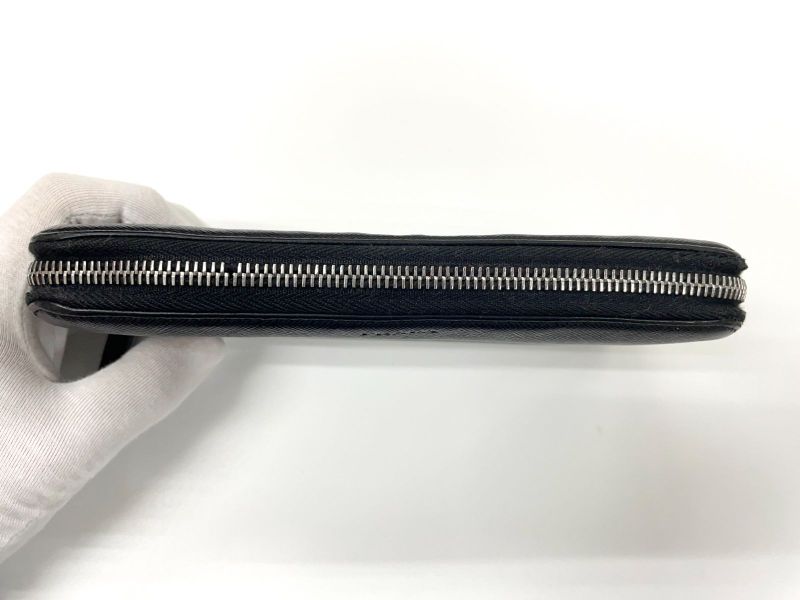 Prada Saffiano Leather Round Zipper Long Wallet Long Wallet Black Made In Italy