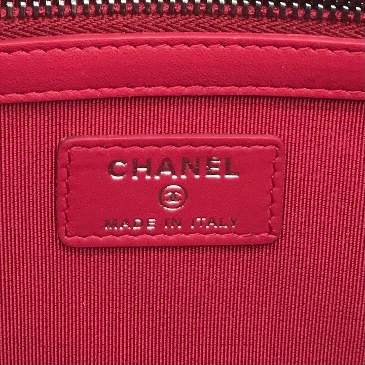 Chanel CC Logo Quilted Gabriel Lambskin Hand Clutch Black