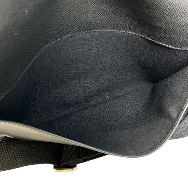 Louis Vuitton M32472 Taiga Alexei Shoulder Bag Crossbody Bag Leather Black