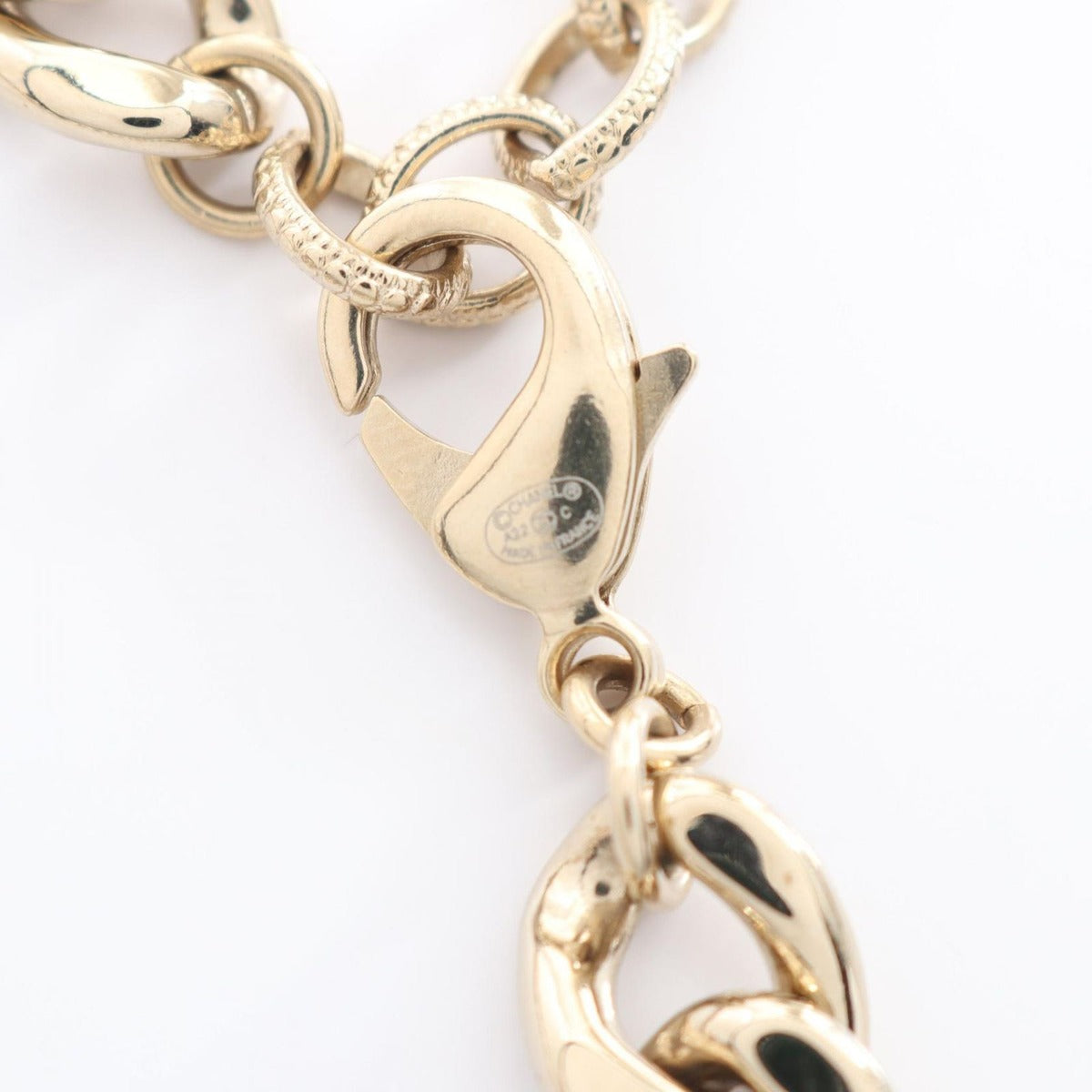 Chanel Necklace CC Logo Choker Gold Pink — view 5