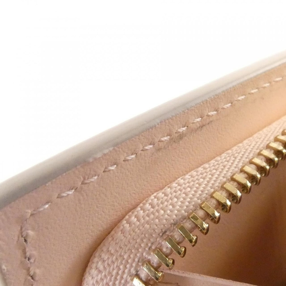 Louis Vuitton Mahina Portefeuille Iris Compact Wallet Brume — view 7