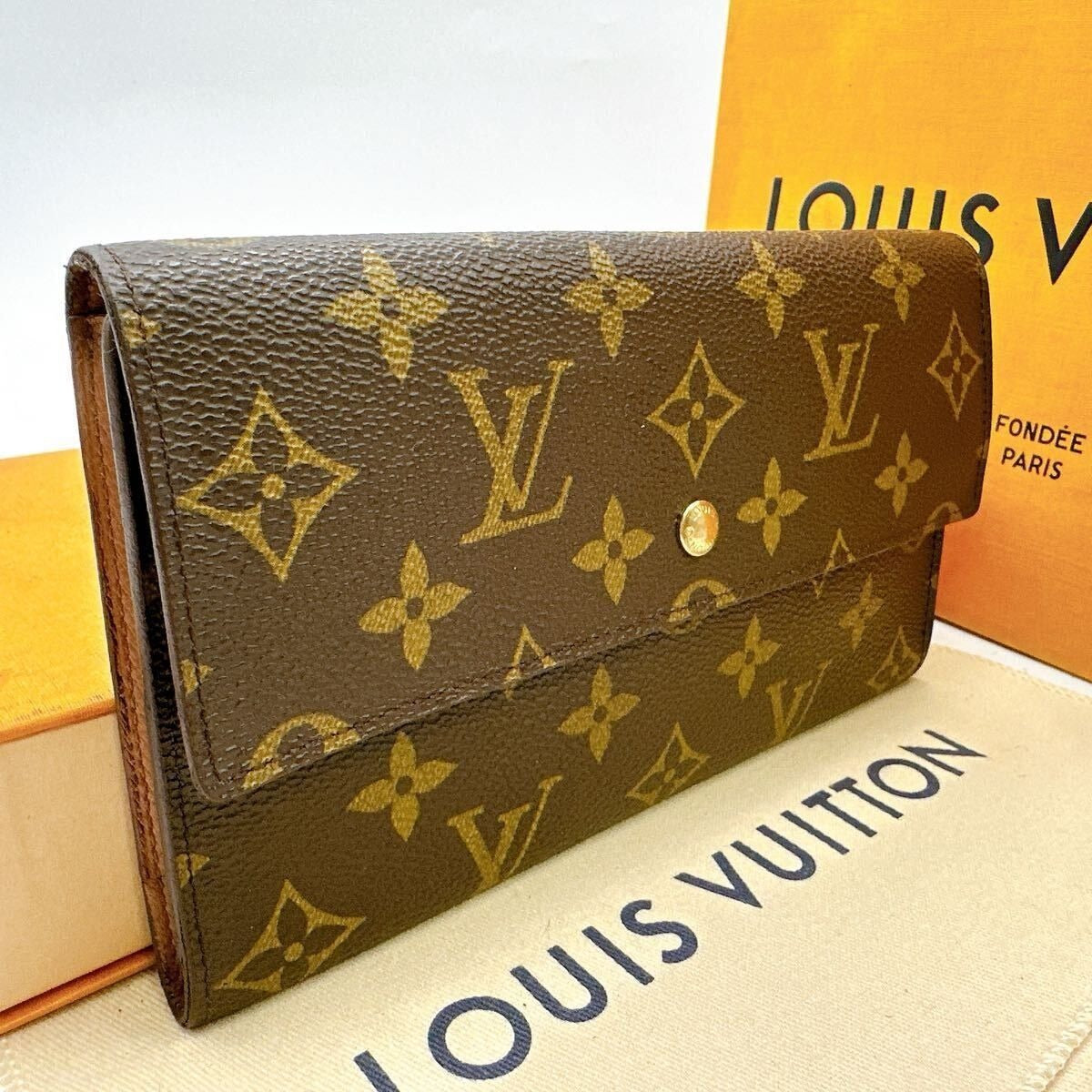 Louis Vuitton Portefeuille International Porte Tresor Monogram Wallet