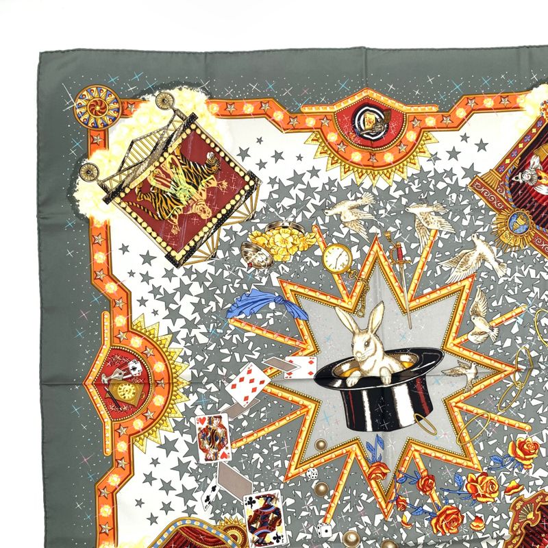 Hermes Carre 90 LA Magie Magic Rabbit Magic Tricks Pigeons Clowns Silk Scarf