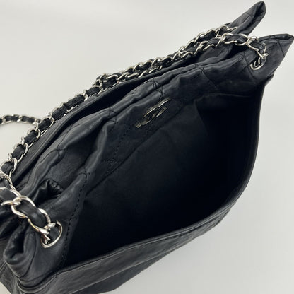 Chanel CC Logo Quilted Chain Shoulder Bag Crossbody Black Leather Vintage — view 15
