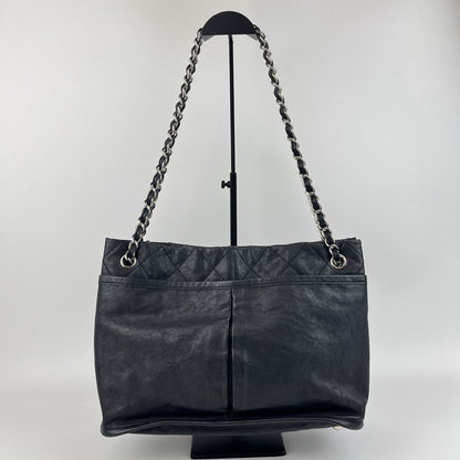 Chanel CC Logo Quilted Chain Shoulder Bag Crossbody Black Leather Vintage — view 4