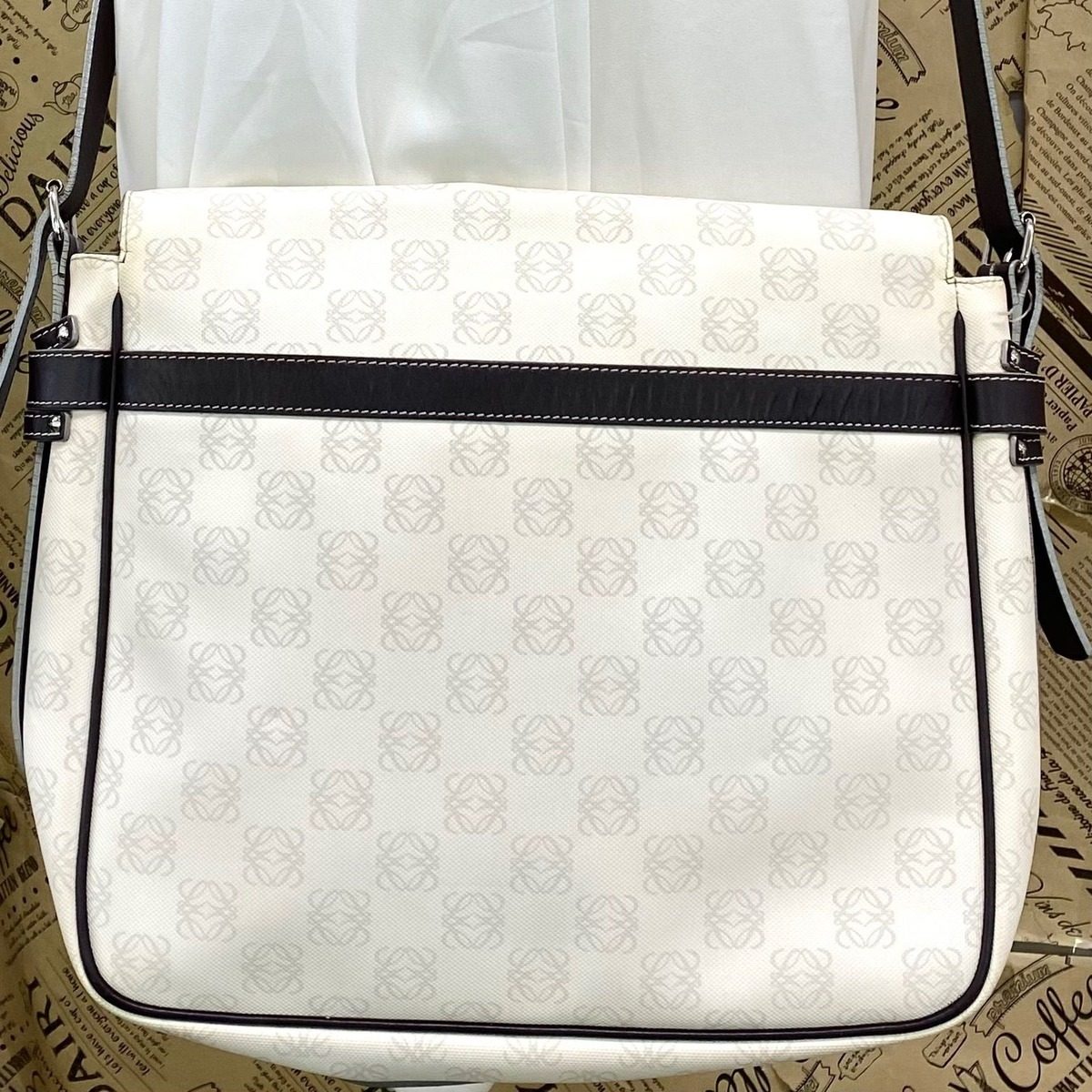 Loewe Shoulder Bag Anagram Crossbody White Travel — view 2