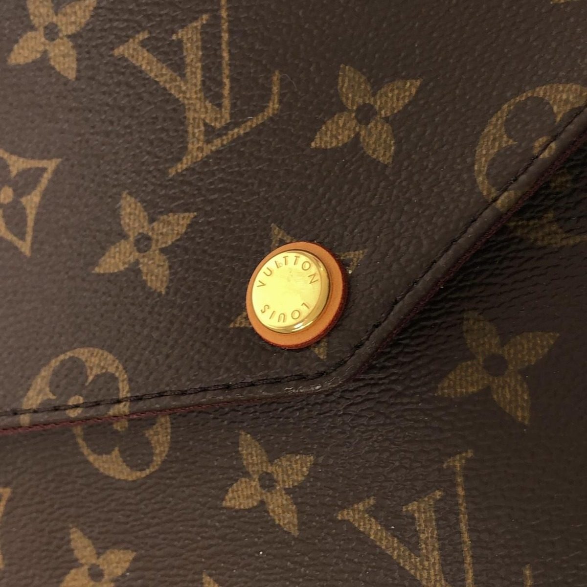 Louis Vuitton Monogram Mabillon Shoulder Bag — view 4