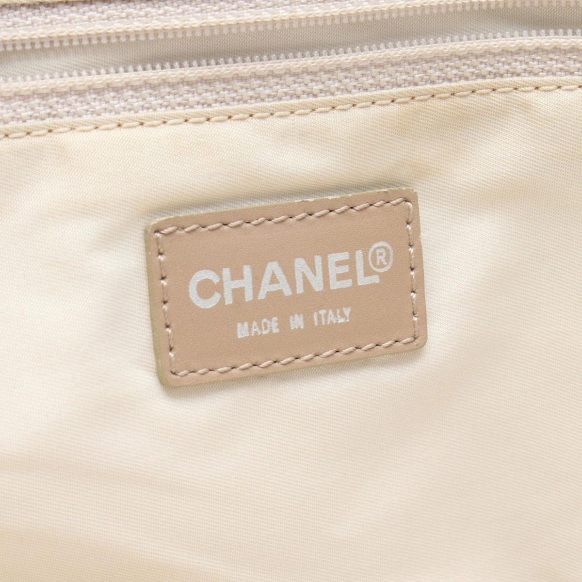 Chanel Tote New Travel Line MM Pink Beige White Others New MM — view 4