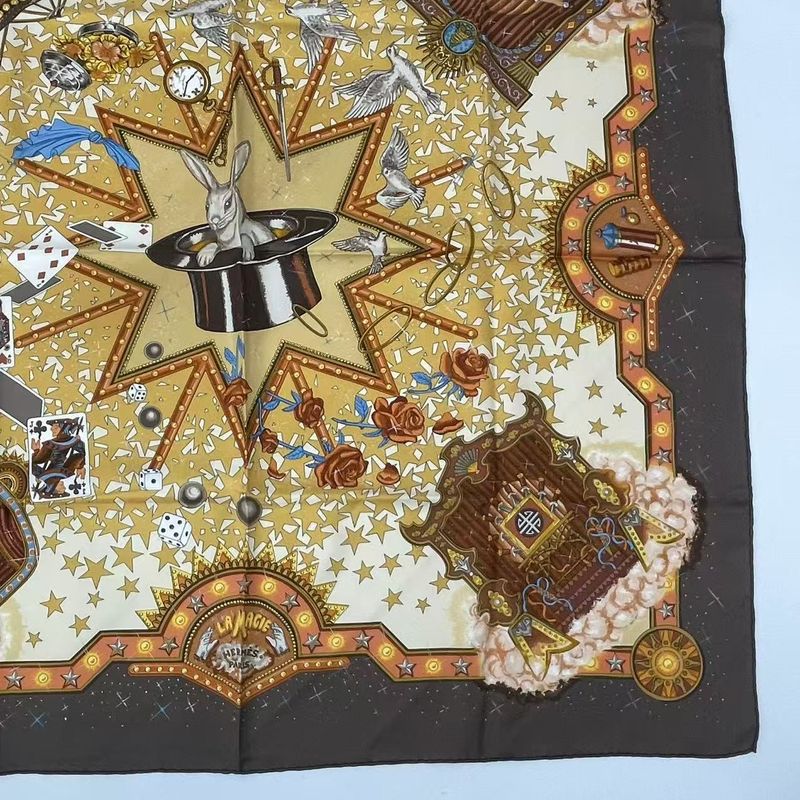 Hermes Carre 90 LA Magie Magic Rabbit Magic Tricks Pigeons Clowns Silk Brown