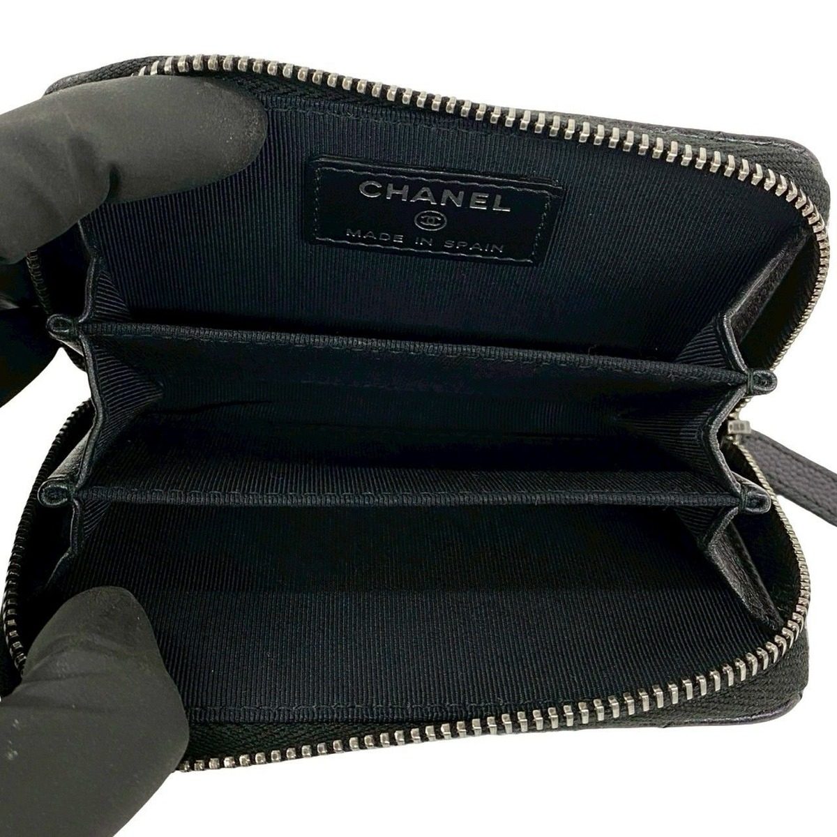 Chanel With CC Logo Chew Blanc Caviar Leather Coin Purse Black — view 7