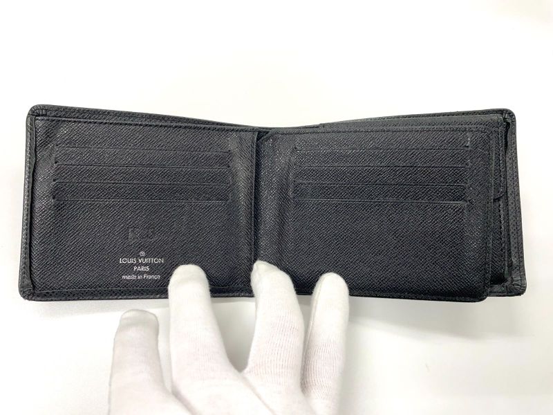 Louis Vuitton Taiga Portefeuille Florine Ardoise Compact Wallet Folded M31112