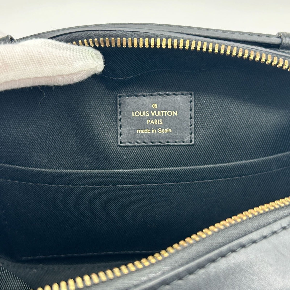 Louis Vuitton Saintonge Shoulder Bag — view 15