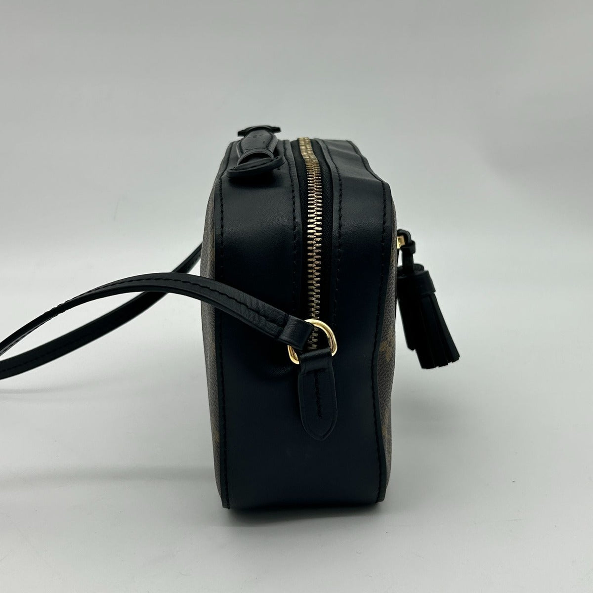 Louis Vuitton Saintonge Shoulder Bag — view 4