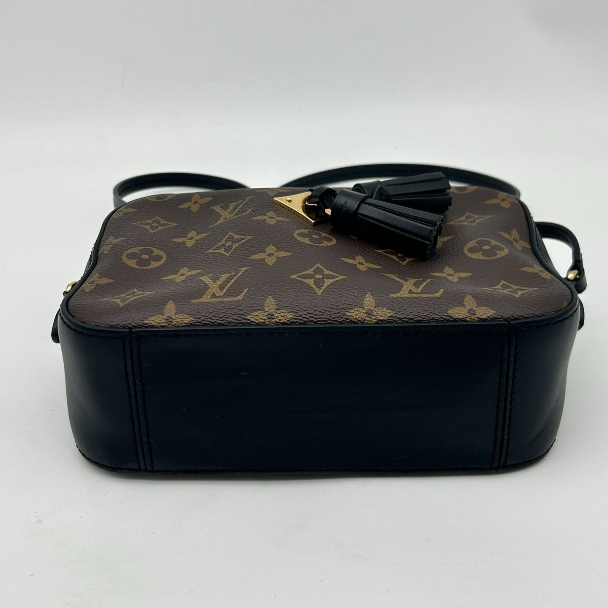 Louis Vuitton Saintonge Shoulder Bag — view 6