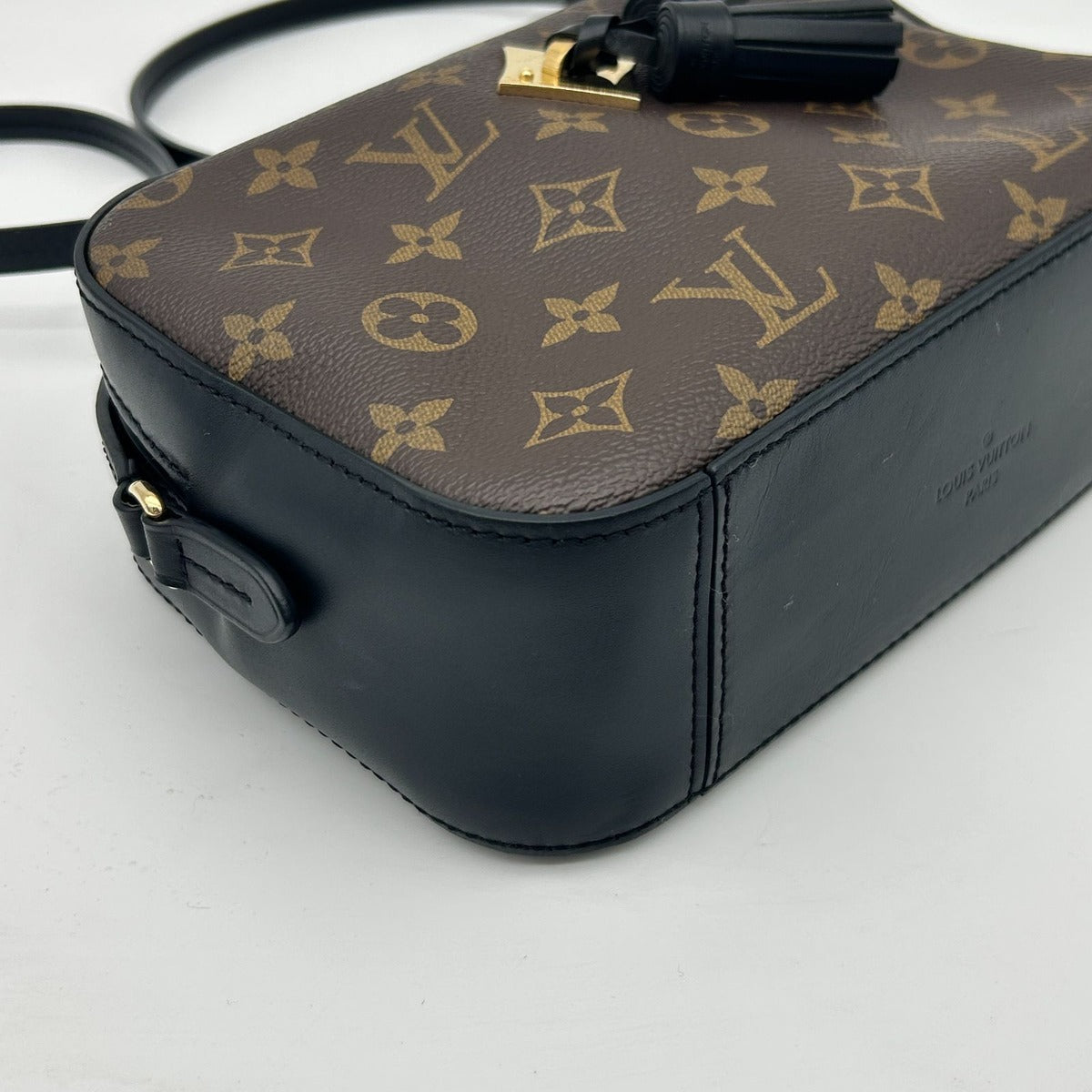 Louis Vuitton Saintonge Shoulder Bag — view 7