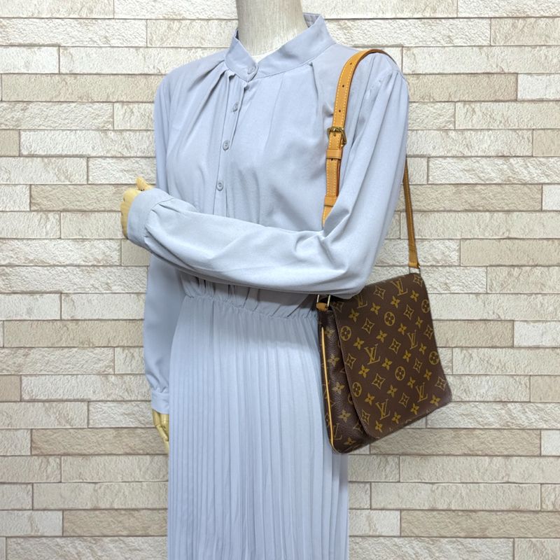 Louis Vuitton Musette Salsa Short Monogram Shoulder Bag Monogram Canvas M51258