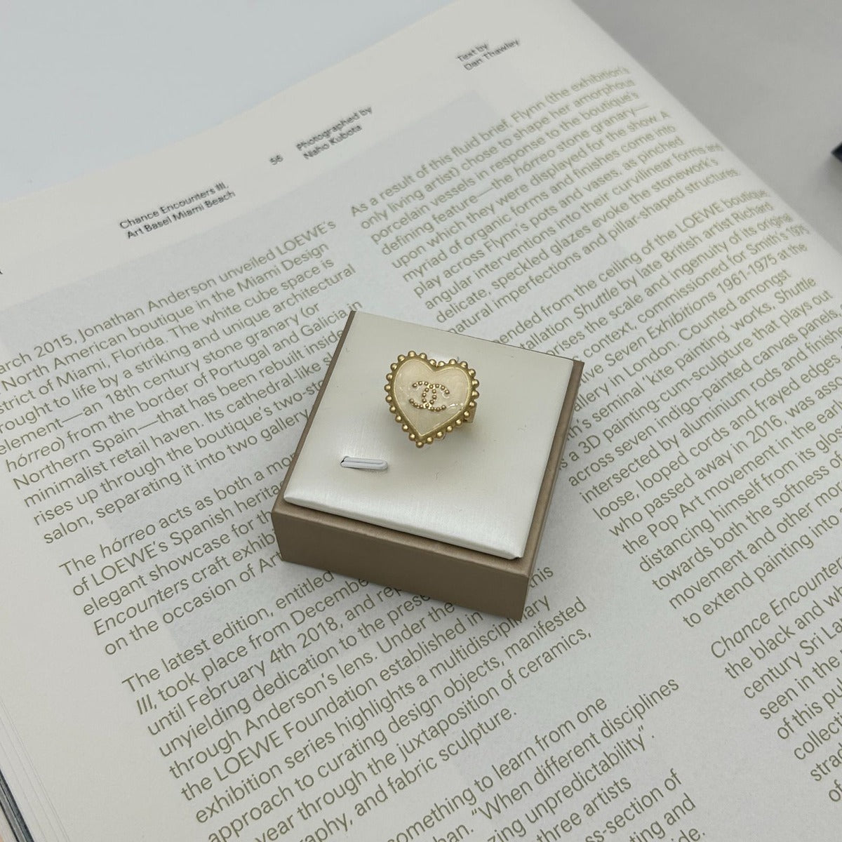Chanel Ring CC Logo Heart — view 2