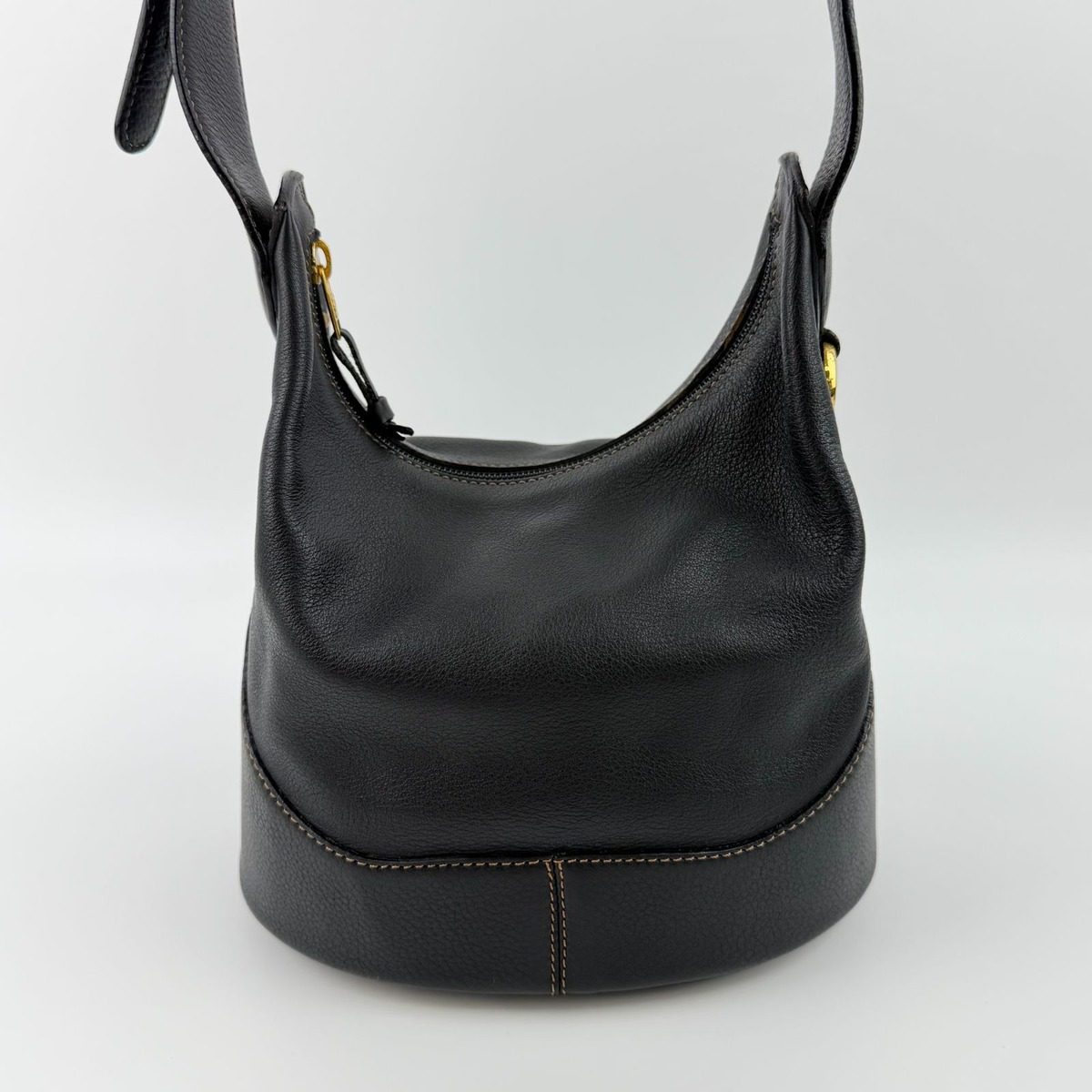 Loewe Shoulder Bag Black Leather Vintage — view 3