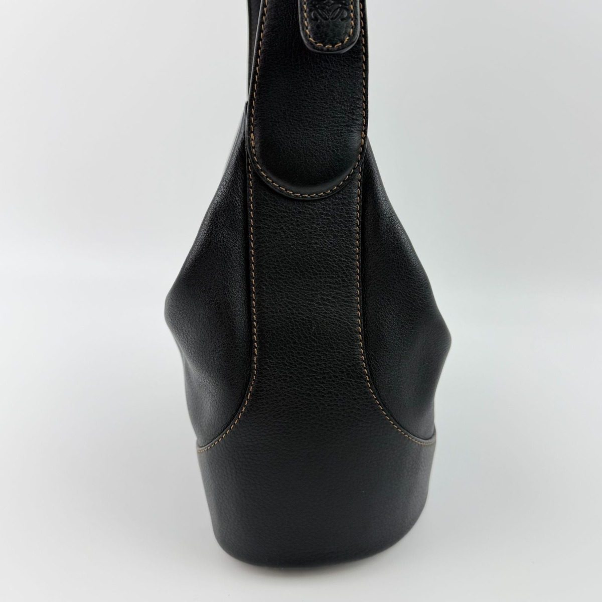 Loewe Shoulder Bag Black Leather Vintage — view 4