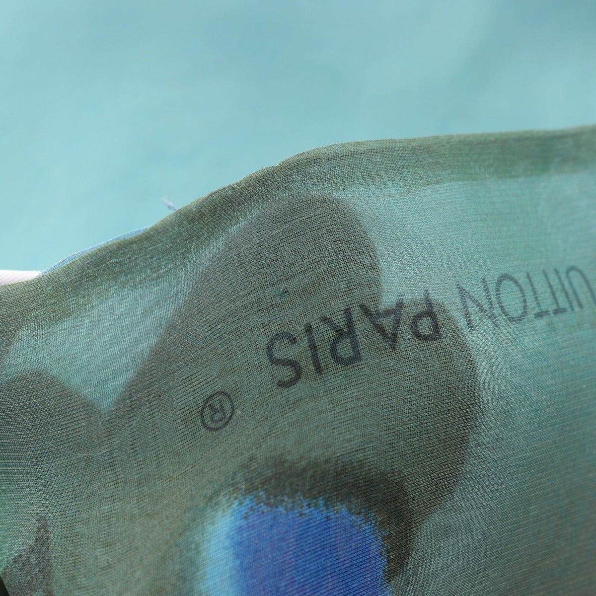 Louis Vuitton Scarf LV Logo Silk — view 7