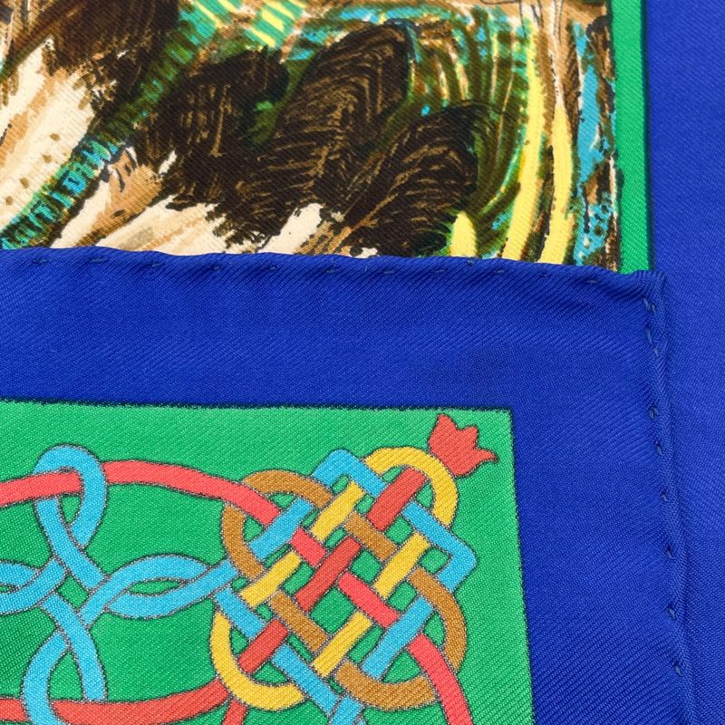 Hermes Les Cheyennes Cheyenne Carre 90 Silk Navy Multicolor