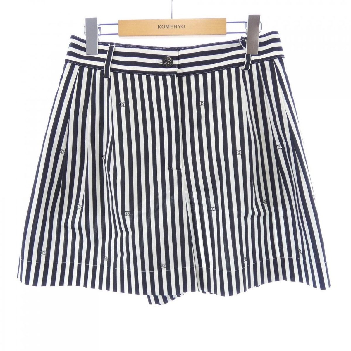 Chanel Shorts Black