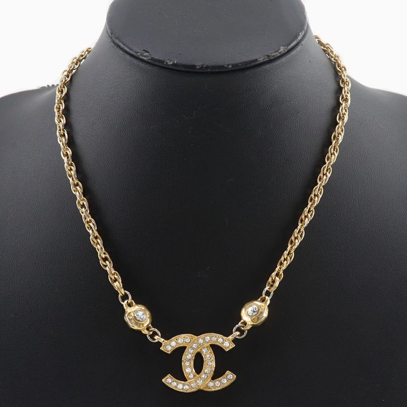 Chanel Coco Mark Vintage Gold Plated And Rhinestone Ladies 29.5g Necklace