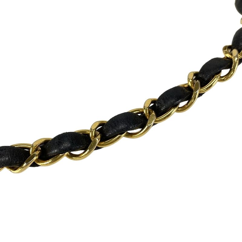 Chanel Shoulder Bag Diana Flap Matelasse A01165 Black Gold Hardware / Chain